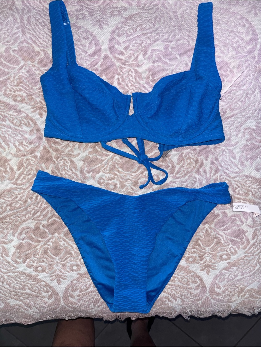 Victoria's Secret  Blue Textured Underwire Bikini Set 34DD Top Medium bottom NWT